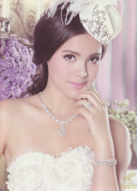 ญาญ่า อุรัสยา ในชุดแต่งงานแสนหวาน