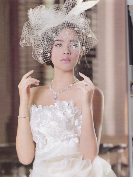 ญาญ่า อุรัสยา ในชุดแต่งงานแสนหวาน