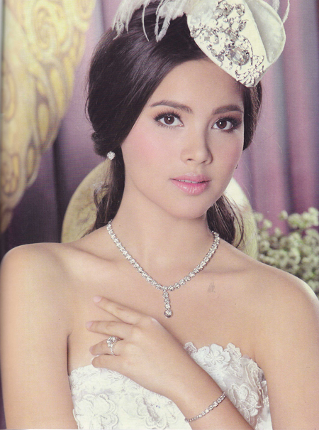 ญาญ่า อุรัสยา ในชุดแต่งงานแสนหวาน