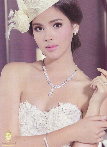 ญาญ่า อุรัสยา ในชุดแต่งงานแสนหวาน