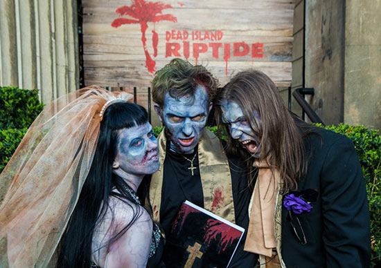 หนุ่มสาวอังกฤษชื่นมื่น จัดพิธีวิวาห์ธีมซอมบี้ ผีดิบเต็มงาน