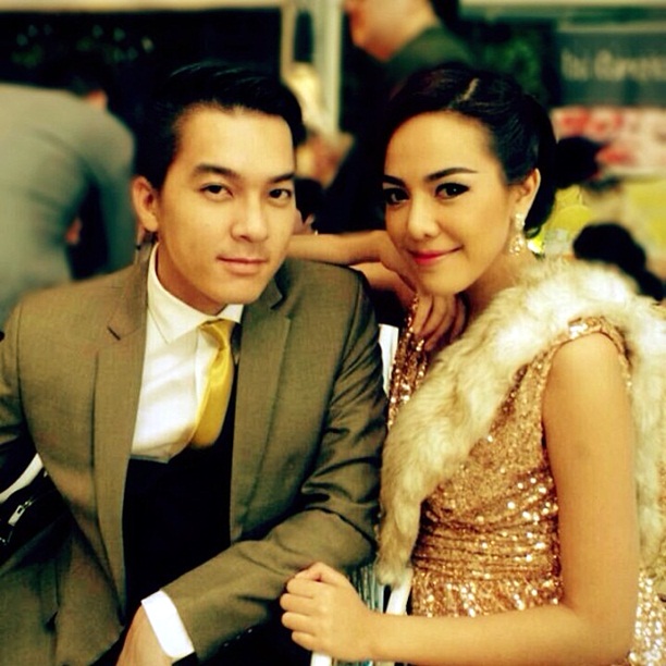 10 คู่รักแห่งปี 2556 คู่หวานแห่งวงการบันเทิง 10 คู่รักแห่งปี 2556 คู่หวานแห่งวงการบันเทิง