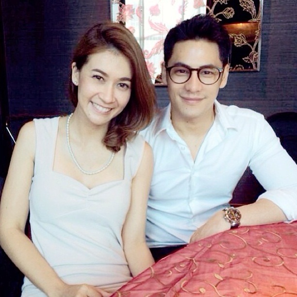 10 คู่รักคู่หวานวงการบันเทิง ประจำปี 2556 10 คู่รักคู่หวานวงการบันเทิง ประจำปี 2556