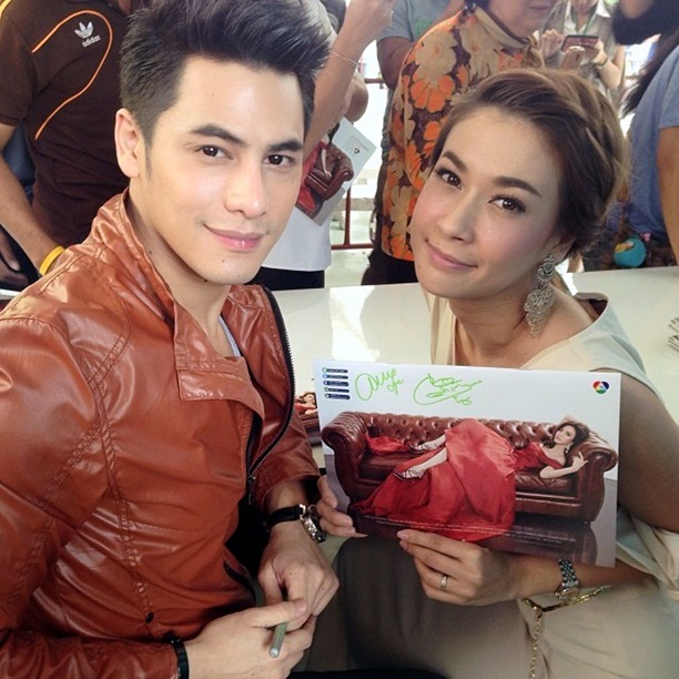 10 คู่รักแห่งปี 2556 คู่หวานแห่งวงการบันเทิง 10 คู่รักแห่งปี 2556 คู่หวานแห่งวงการบันเทิง