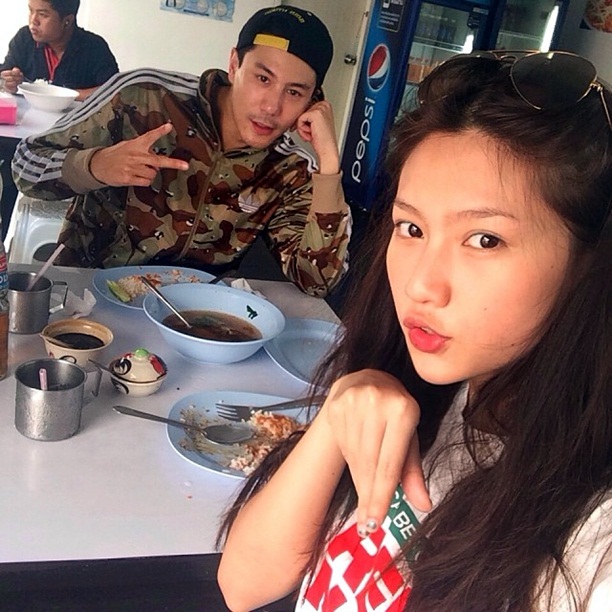 10 คู่รักคู่หวานวงการบันเทิง ประจำปี 2556 10 คู่รักคู่หวานวงการบันเทิง ประจำปี 2556