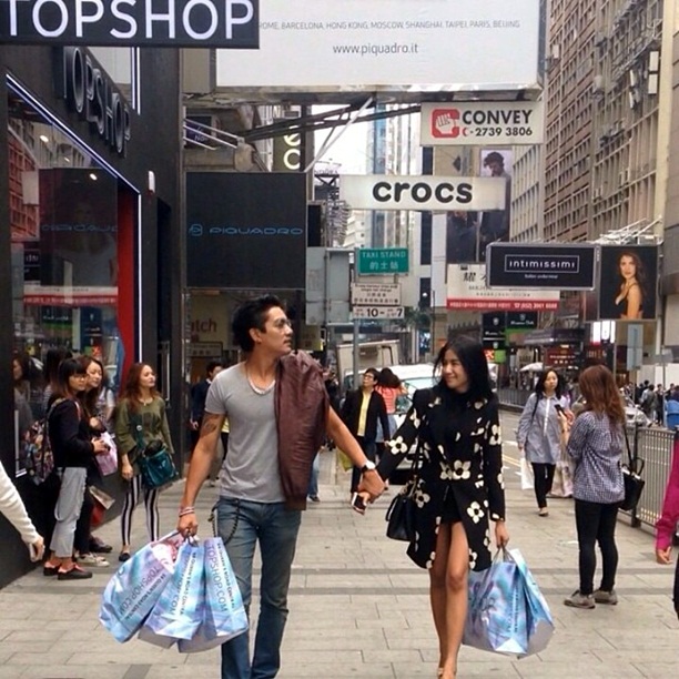 10 คู่รักแห่งปี 2556 คู่หวานแห่งวงการบันเทิง 10 คู่รักแห่งปี 2556 คู่หวานแห่งวงการบันเทิง