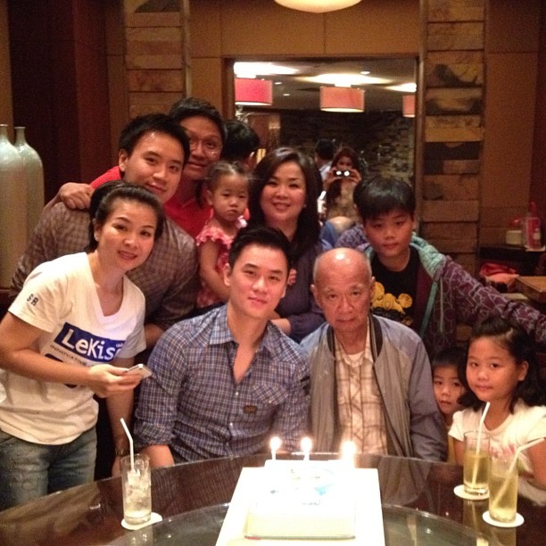 คุณพ่อโน้ต-น็อต รังษีสิงห์พิพัฒน์ เสียชีวิตแล้ว ครอบครัวร่วมไว้อาลัย คุณพ่อโน้ต-น็อต รังษีสิงห์พิพัฒน์ เสียชีวิตแล้ว ครอบครัวร่วมไว้อาลัย