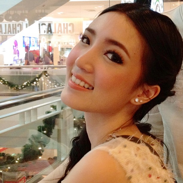 แพมแพม ดาราธิป พยาบาลหน้าใสใน พรพรหมอลเวง