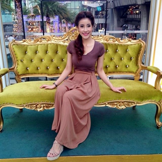 เทวี ฤาชนก มีแสง ประวัตินางเอกหนังสยอง ตีสาม คืนสาม 3D เทวี ฤาชนก มีแสง ประวัตินางเอกหนังสยอง ตีสาม คืนสาม 3D