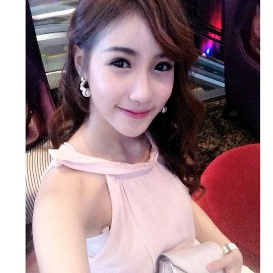 เทวี ฤาชนก มีแสง ประวัตินางเอกหนังสยอง ตีสาม คืนสาม 3D เทวี ฤาชนก มีแสง ประวัตินางเอกหนังสยอง ตีสาม คืนสาม 3D