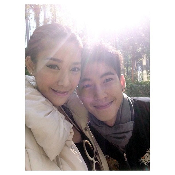 10 คู่รักคู่หวานวงการบันเทิง ประจำปี 2556 10 คู่รักคู่หวานวงการบันเทิง ประจำปี 2556