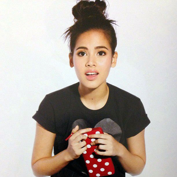 ณเดชน์ ญาญ่า ควงคู่ร่วมงานถ่ายนิตยสารพลอยแกมเพชร ณเดชน์ ญาญ่า ควงคู่ร่วมงานถ่ายนิตยสารพลอยแกมเพชร