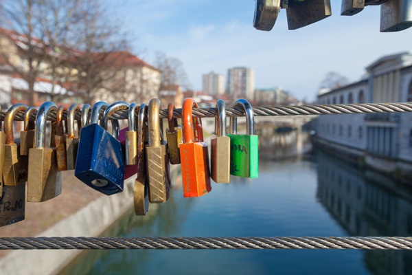 10 สถานที่คล้องกุญแจสำหรับคู่รัก รับวันวาเลนไทน์ 10 สถานที่คล้องกุญแจสำหรับคู่รัก รับวันวาเลนไทน์