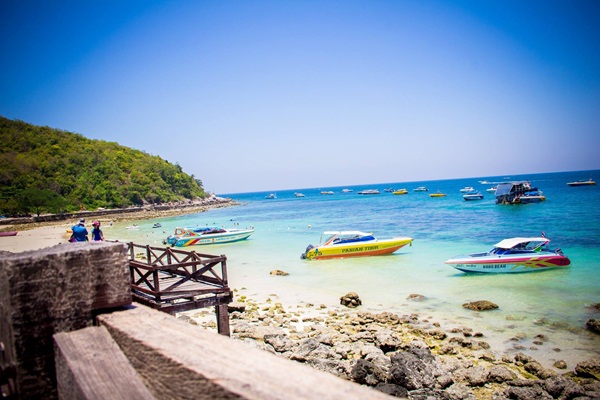 หนีร้อนไปเกาะล้านแบบไปเช้า-เย็นกลับ ด้วยงบไม่ถึง 1,000 บาท หนีร้อนไปเกาะล้านแบบไปเช้า-เย็นกลับ ด้วยงบไม่ถึง 1,000 บาท
