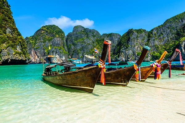 ท่องเที่ยวไทยใน 1 ปี กับ 12 สถานที่ห้ามพลาด ท่องเที่ยวไทยใน 1 ปี กับ 12 สถานที่ห้ามพลาด