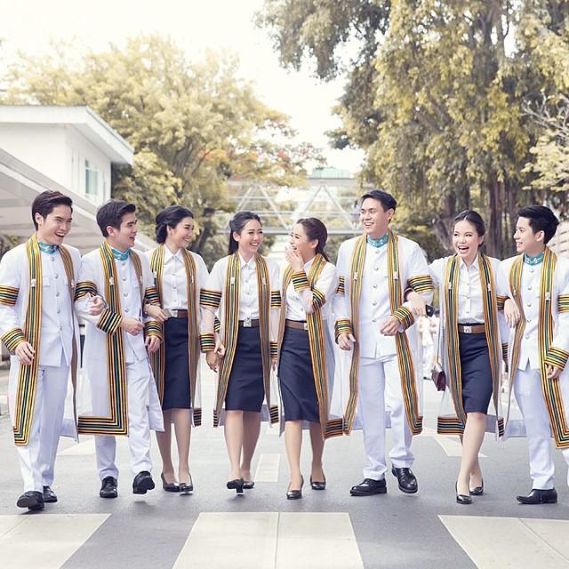 ฟาง FFK ปลื้ม เรียนจบแล้ว คว้าเกียรตินิยมบัญชี จุฬาฯ ฟาง FFK ปลื้ม เรียนจบแล้ว คว้าเกียรตินิยมบัญชี จุฬาฯ