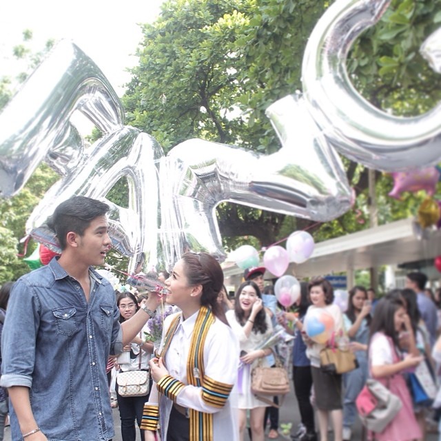 ฟาง FFK ปลื้ม เรียนจบแล้ว คว้าเกียรตินิยมบัญชี จุฬาฯ ฟาง FFK ปลื้ม เรียนจบแล้ว คว้าเกียรตินิยมบัญชี จุฬาฯ