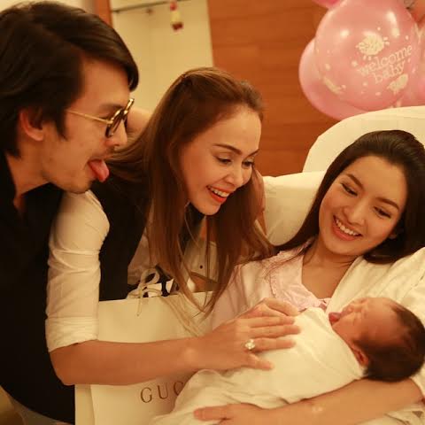 น้องปีใหม่ ลูกสาว แอฟ ทักษอร น้องปีใหม่ ลูกสาว แอฟ ทักษอร