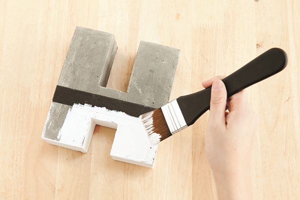 ฟอนต์ตัวอักษรแต่งบ้านสไตล์ลอฟท์ DIY ง่าย ๆ จากปูนซีเมนต์ ฟอนต์ตัวอักษรแต่งบ้านสไตล์ลอฟท์ DIY ง่าย ๆ จากปูนซีเมนต์