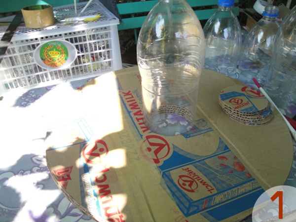 DIY ที่ลับเล็บแมวจากขวดพลาสติก ไอเดียนี้เหมียวปลื้ม DIY ที่ลับเล็บแมวจากขวดพลาสติก ไอเดียนี้เหมียวปลื้ม