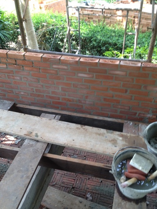 สร้างบ้านชั้นเดียวยกพื้นหลังเล็ก บนที่เหลือของบ้านหลังแรก สร้างบ้านชั้นเดียวยกพื้นหลังเล็ก บนที่เหลือของบ้านหลังแรก