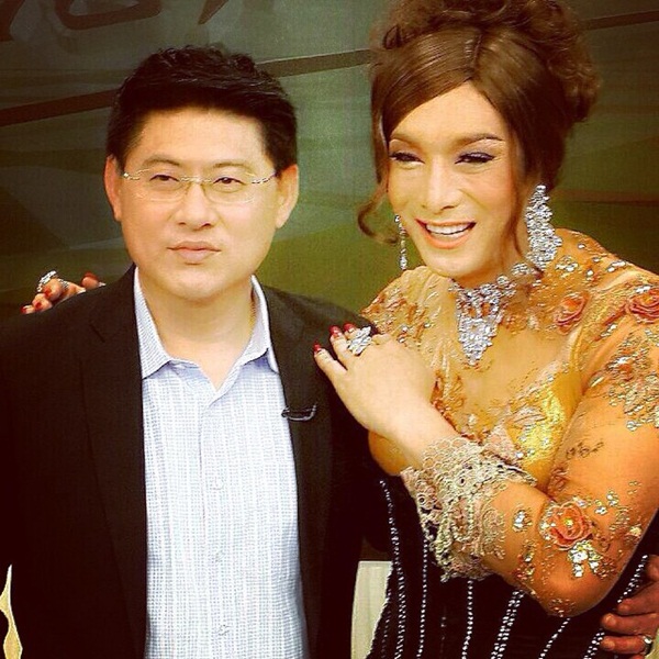 โอ๊ต วรวุฒิ ประวัตินักแสดงเจ้าบทบาท ในบท เจ๊โรส มาลีเริงระบำ โอ๊ต วรวุฒิ ประวัตินักแสดงเจ้าบทบาท ในบท เจ๊โรส มาลีเริงระบำ
