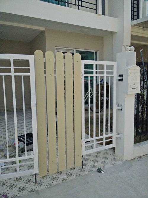 แต่งสวนหน้าบ้าน-หลังบ้านทาวน์เฮ้าส์ แบบงบจำกัด แต่งสวนหน้าบ้าน-หลังบ้านทาวน์เฮ้าส์ แบบงบจำกัด