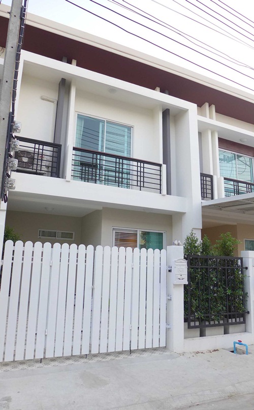 แต่งสวนหน้าบ้าน-หลังบ้านทาวน์เฮ้าส์ แบบงบจำกัด แต่งสวนหน้าบ้าน-หลังบ้านทาวน์เฮ้าส์ แบบงบจำกัด