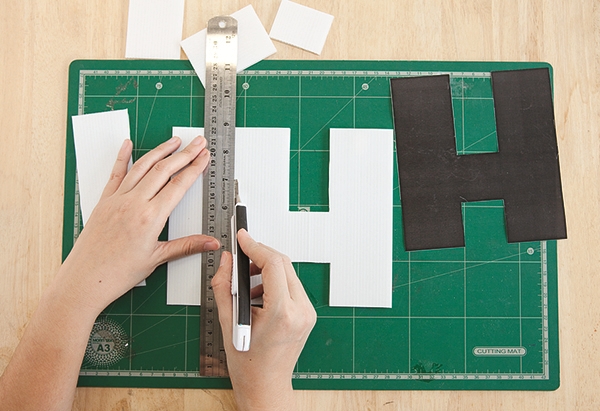 ฟอนต์ตัวอักษรแต่งบ้านสไตล์ลอฟท์ DIY ง่าย ๆ จากปูนซีเมนต์ ฟอนต์ตัวอักษรแต่งบ้านสไตล์ลอฟท์ DIY ง่าย ๆ จากปูนซีเมนต์