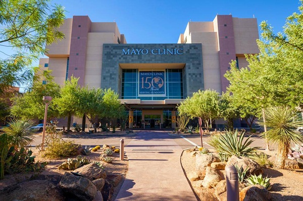 20 สุดยอดบริษัทในฝันของมนุษย์เงินเดือนปี 2015 20 สุดยอดบริษัทในฝันของมนุษย์เงินเดือนปี 2015