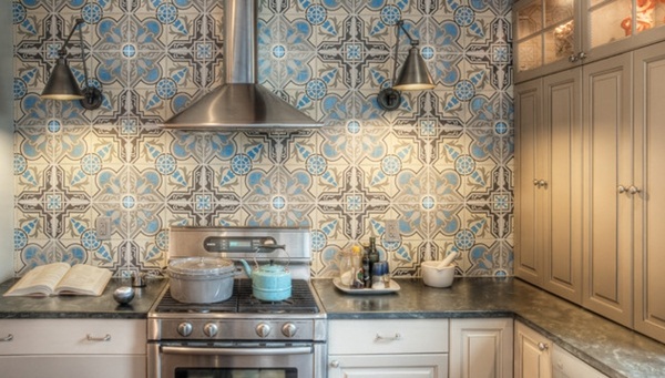 6 ข้อผิดพลาดของการ DIY Backsplash ด้วยตัวเอง 6 ข้อผิดพลาดของการ DIY Backsplash ด้วยตัวเอง