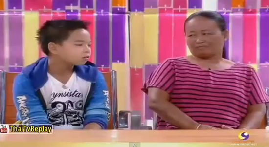 น้องไอซ์ เด็กชายยอดกตัญญู ทำงานสู้ชีวิต ตั้งขวดโชว์หาเงินช่วยยาย น้องไอซ์ เด็กชายยอดกตัญญู ทำงานสู้ชีวิต ตั้งขวดโชว์หาเงินช่วยยาย