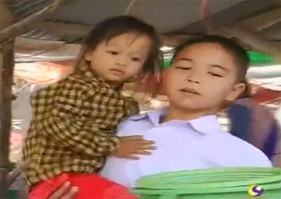 น้องไอซ์ เด็กชายยอดกตัญญู ทำงานสู้ชีวิต ตั้งขวดโชว์หาเงินช่วยยาย น้องไอซ์ เด็กชายยอดกตัญญู ทำงานสู้ชีวิต ตั้งขวดโชว์หาเงินช่วยยาย