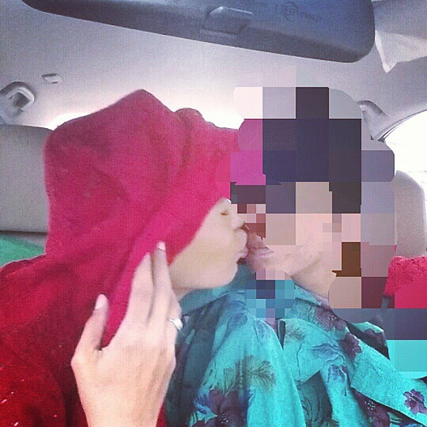 นาธาน ปลื้มปริ่ม ว่าที่สามีบอกรักที่หัวใจ เมีย แถมใส่ชุดวันเกิดเป่าเค้ก นาธาน ปลื้มปริ่ม ว่าที่สามีบอกรักที่หัวใจ เมีย แถมใส่ชุดวันเกิดเป่าเค้ก