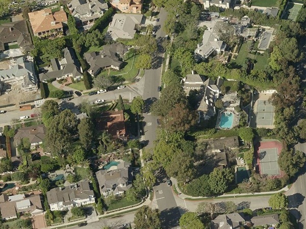 เศรษฐีหล่อพันล้านอายุน้อยที่สุดในโลก กับชีวิตน่าอิจฉา เศรษฐีหล่อพันล้านอายุน้อยที่สุดในโลก กับชีวิตน่าอิจฉา