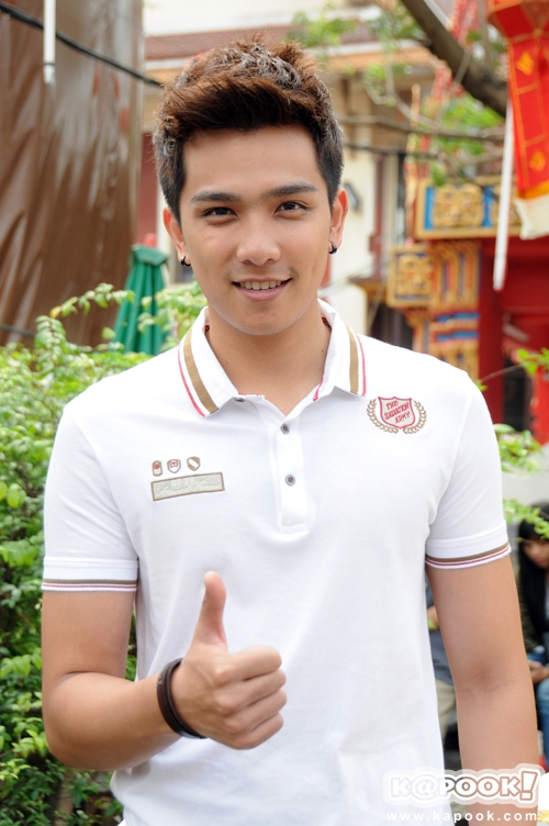ใหม่ ดาวิกา นิว ชัยพล นำทีมบวงสรวงหนัง แผลเก่า กำกับโดยหม่อมน้อย ใหม่ ดาวิกา นิว ชัยพล นำทีมบวงสรวงหนัง แผลเก่า กำกับโดยหม่อมน้อย