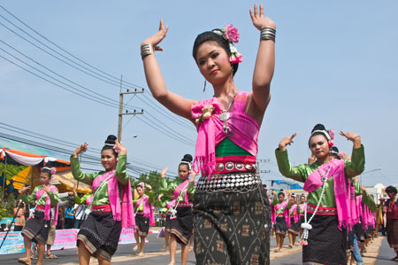 เดินท่องแดน… วัฒนธรรมและประเพณีภาคอีสาน