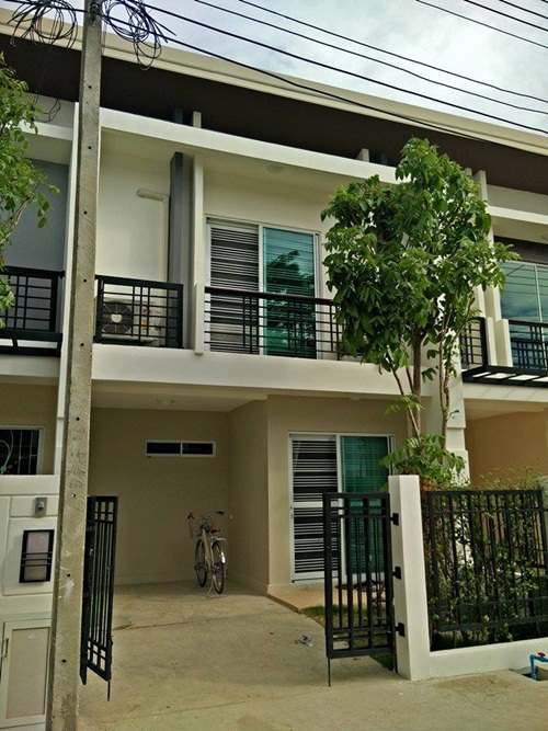 แต่งสวนหน้าบ้าน-หลังบ้านทาวน์เฮ้าส์ แบบงบจำกัด แต่งสวนหน้าบ้าน-หลังบ้านทาวน์เฮ้าส์ แบบงบจำกัด