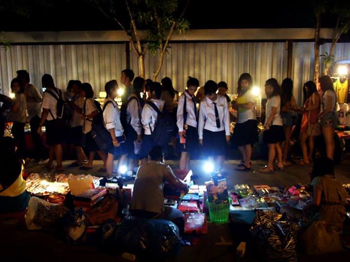หลาดปล่อยของ ภูเก็ต ตลาดนัดสุดแนว หลาดปล่อยของ ภูเก็ต ตลาดนัดสุดแนว