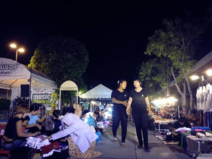 หลาดปล่อยของ ภูเก็ต ตลาดนัดสุดแนว หลาดปล่อยของ ภูเก็ต ตลาดนัดสุดแนว