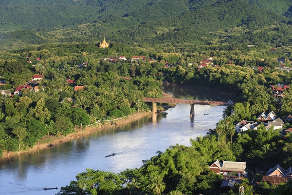 10 อันดับสถานที่ท่องเที่ยวสุดฮิต มนต์เสน่ห์เมืองลาว 10 อันดับสถานที่ท่องเที่ยวสุดฮิต มนต์เสน่ห์เมืองลาว