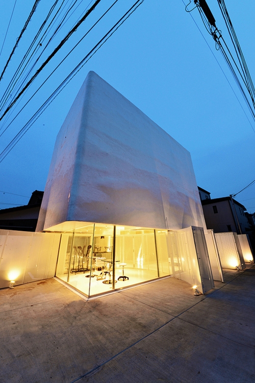 บ้านลายเมฆสีขาว พร้อมกระจกใสเพิ่งความโปร่งสบาย บ้านลายเมฆสีขาว พร้อมกระจกใสเพิ่งความโปร่งสบาย