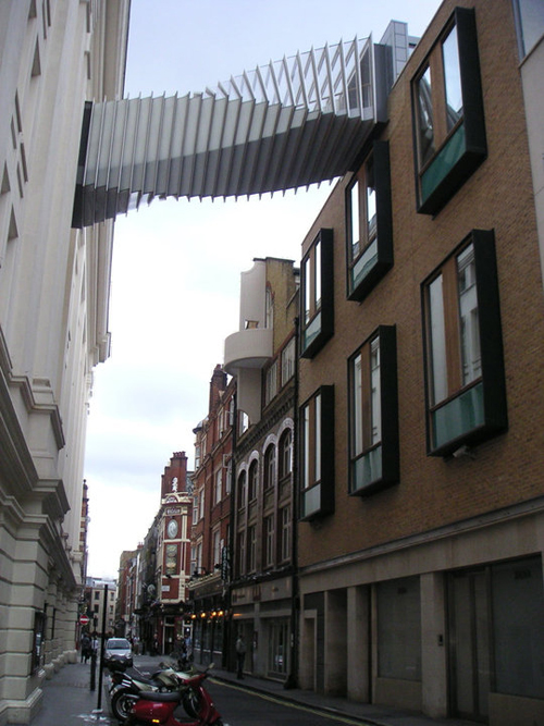 10 สะพานลอยฟ้าที่มีดีไซน์สุดครีเอท  10 สะพานลอยฟ้าที่มีดีไซน์สุดครีเอท