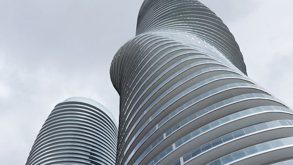 ตึกเกลียวคู่สูงเสียดฟ้า แห่งเมืองโตรอนโต