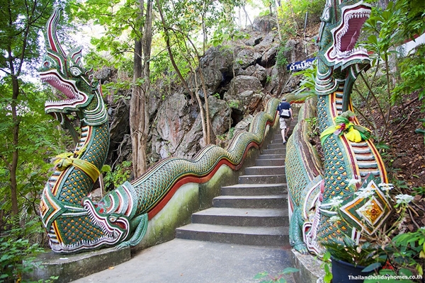 ท่องเที่ยวไทย เยือนถ้ำเมืองออน ชมหินงาม สักการะพระธาตุนมผา ท่องเที่ยวไทย เยือนถ้ำเมืองออน ชมหินงาม สักการะพระธาตุนมผา