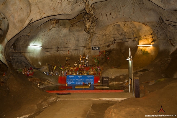 ท่องเที่ยวไทย เยือนถ้ำเมืองออน ชมหินงาม สักการะพระธาตุนมผา ท่องเที่ยวไทย เยือนถ้ำเมืองออน ชมหินงาม สักการะพระธาตุนมผา