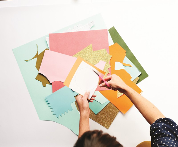 DIY ผนังลายจุด จากกระดาษหลากสีสัน DIY ผนังลายจุด จากกระดาษหลากสีสัน