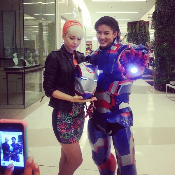 Iron Man 3 เปิดตัวในไทย ชมภาพงานพรีเมียร์กาล่า ไอรอนแมน3 Iron Man 3 เปิดตัวในไทย ชมภาพงานพรีเมียร์กาล่า ไอรอนแมน3