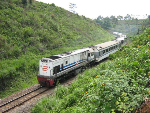 นั่งรถไฟชมวิวกับทริปเดินทางด้วยรถไฟ 10 แห่งทั่วโลก นั่งรถไฟชมวิวกับทริปเดินทางด้วยรถไฟ 10 แห่งทั่วโลก