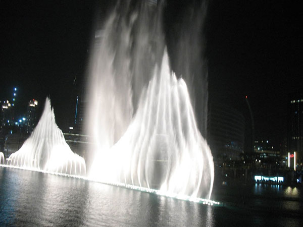 สวยตระการตาไปกับ..น้ำพุที่ใหญ่ที่สุดในโลก
